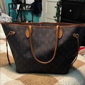 Louis Vuitton Never Full